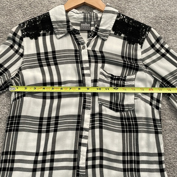 NEW YORK AND COMPANY Plaid button down shirt size SMALL - Picture 10 of 12